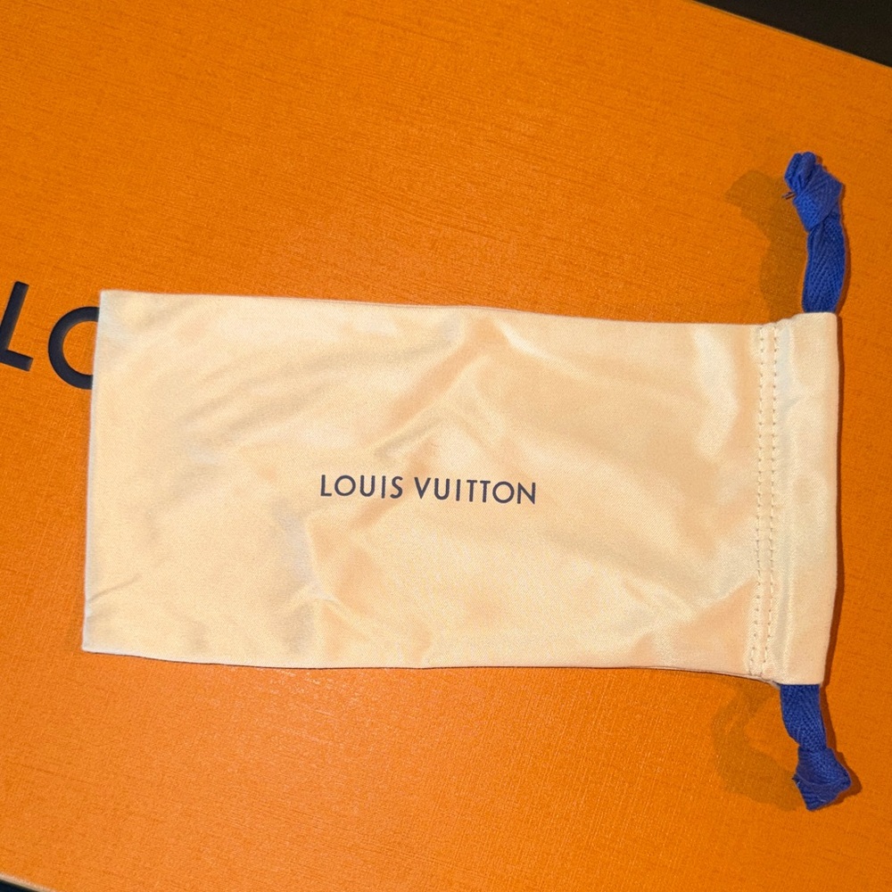 Louis Vuitton Cream Dust Bag with Blue Accents
